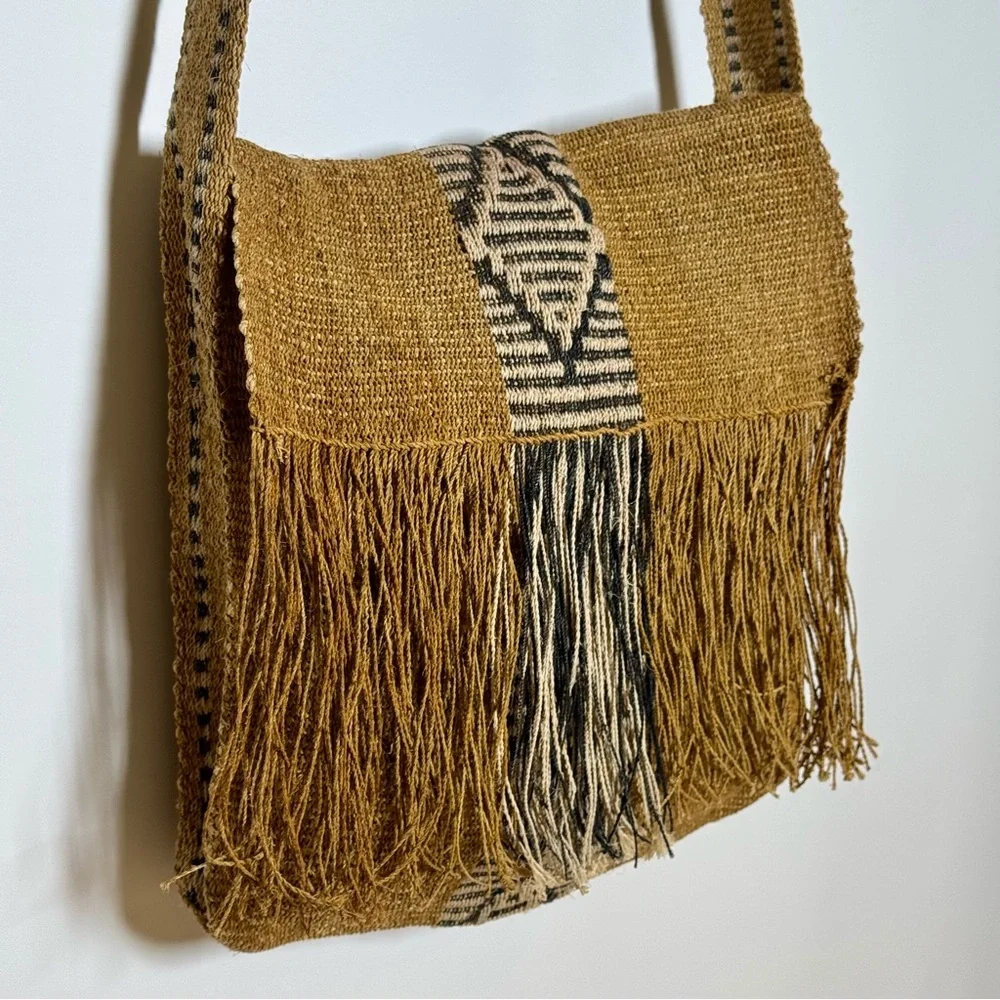 Hᴀɴᴅᴡᴏᴠᴇɴ Bᴏʜᴏ Fʀɪɴɢᴇ Cʀᴏssʙᴏᴅʏ Bᴀɢ_~Aʀᴛɪsᴀɴ Wᴏᴠᴇɴ Tᴇxᴛɪʟᴇ Hɪᴘᴘɪᴇ Fᴇsᴛɪᴠᴀʟ Pᴜʀsᴇ - Picture 4 of 15